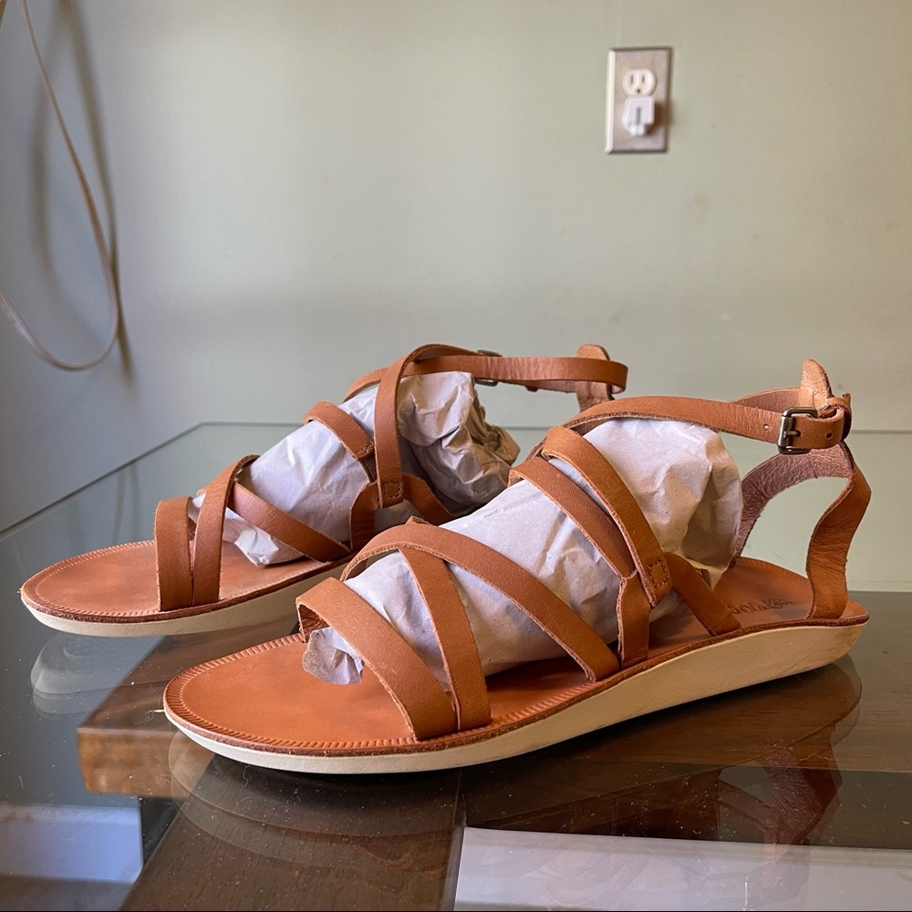 Olukai strappy leather sandals, women’s size 8